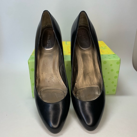 Size 9M Calvin Klein Paxter Black Leather Mid-heel Pumps, Good Used Condition - Picture 3 of 7